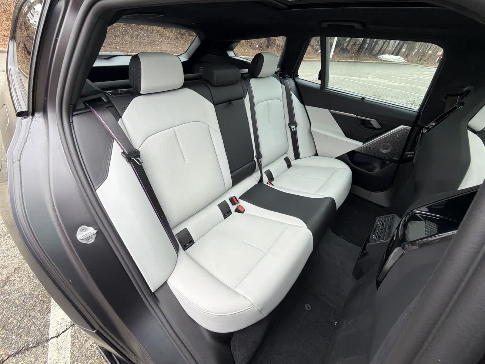 Thumbnail: 2026 BMW M5 - 21