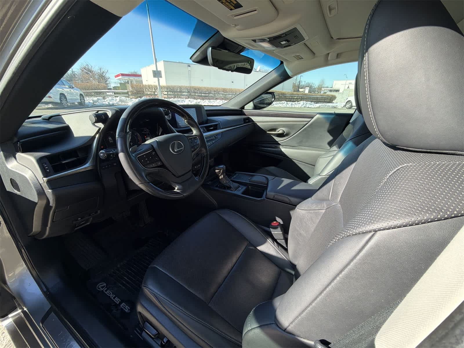 Thumbnail: 2019 Lexus ES - 10