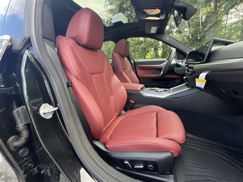 Thumbnail: 2025 BMW i4 - 22