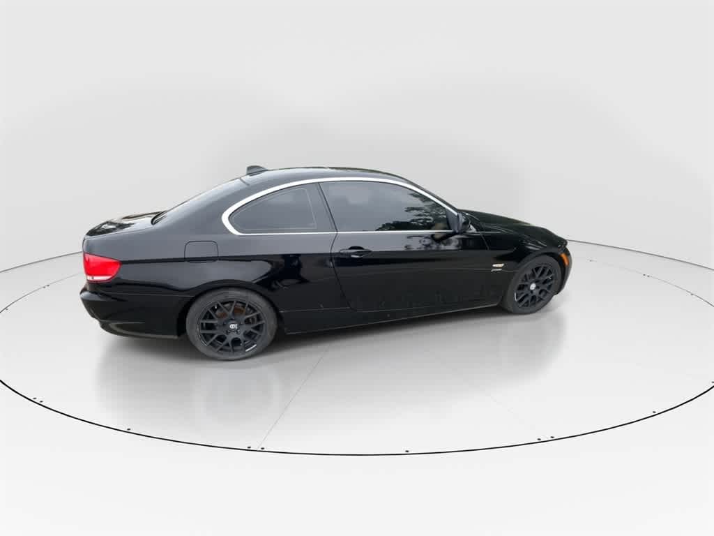 Thumbnail: 2010 BMW 3 Series - 9