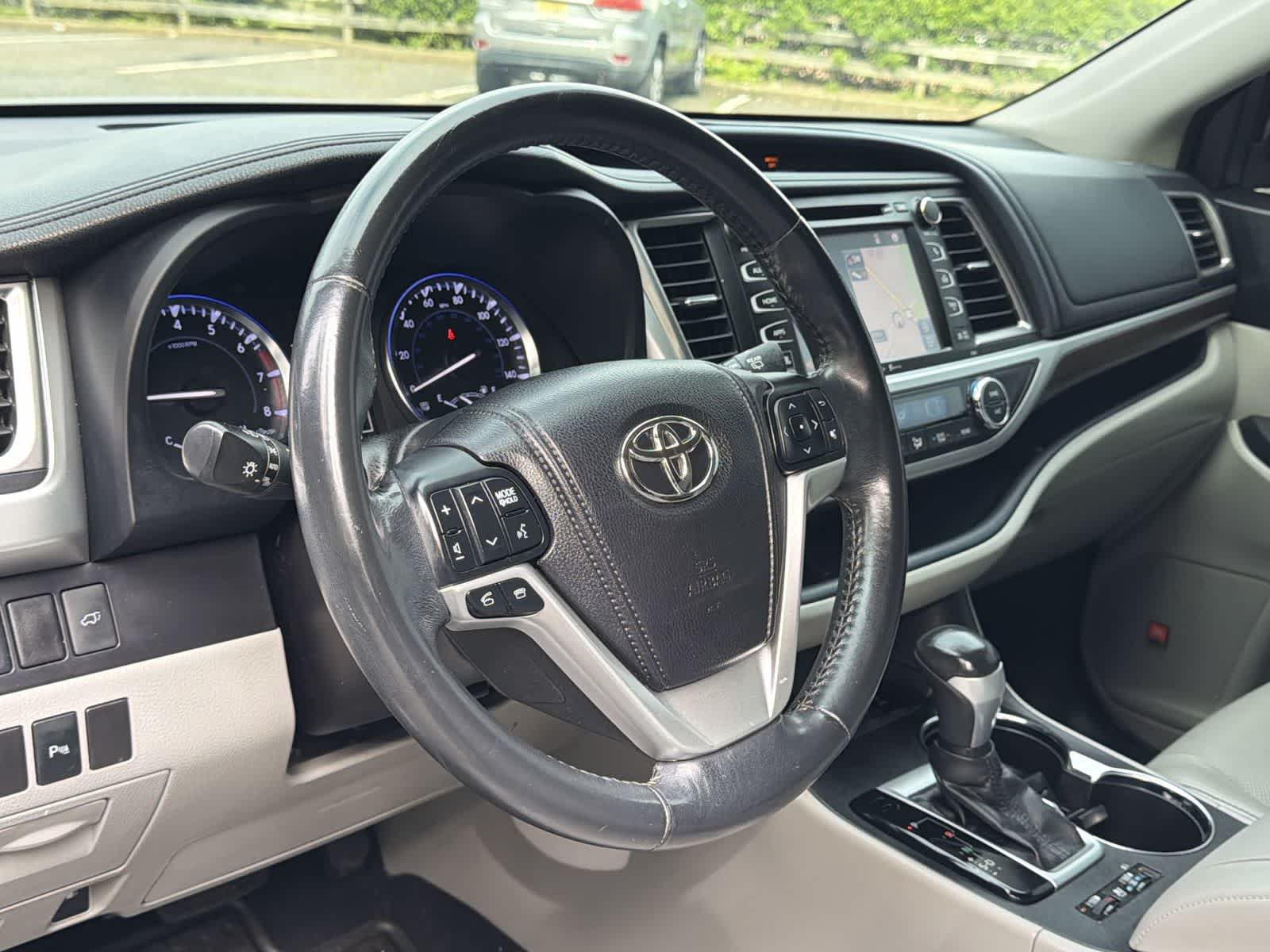 Thumbnail: 2014 Toyota Highlander - 22