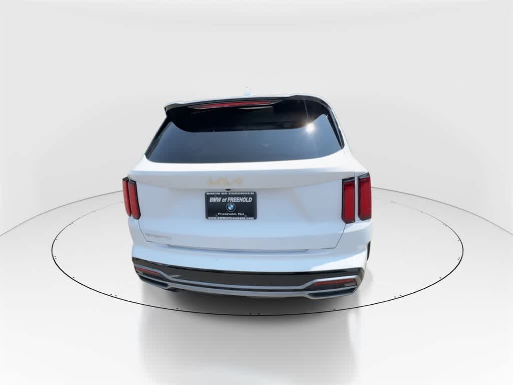 Thumbnail: 2023 Kia Sorento - 7