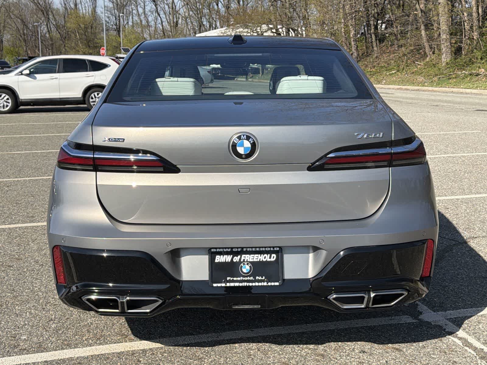 Thumbnail: 2023 BMW 7 Series - 13