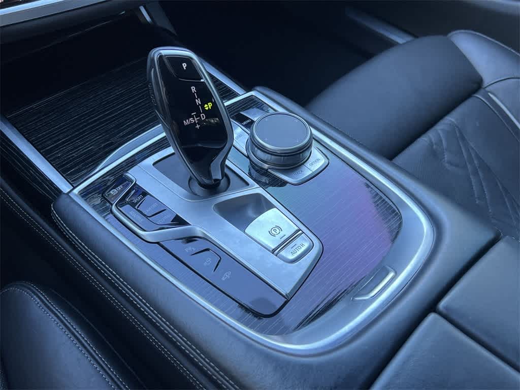 Thumbnail: 2022 BMW 7 Series - 25