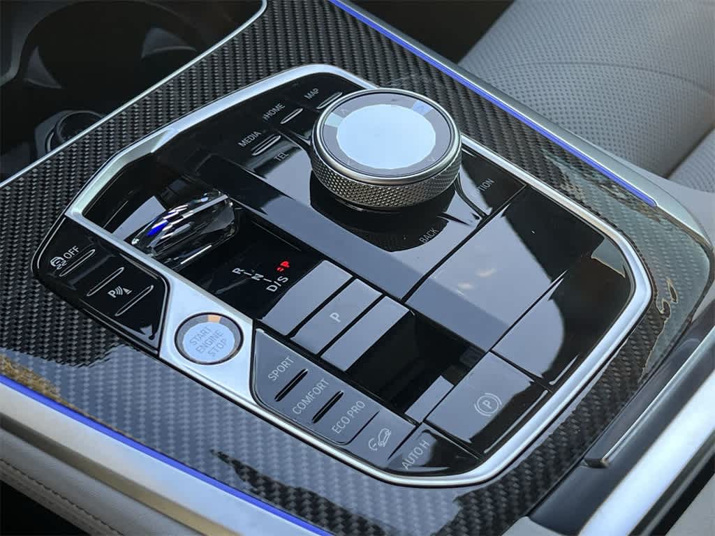 Thumbnail: 2025 BMW X5 - 25