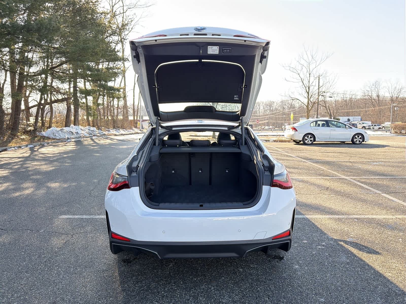 Thumbnail: 2025 BMW i4 - 27