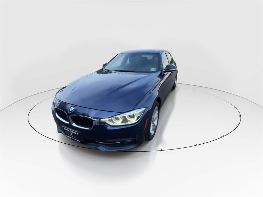 Thumbnail: 2016 BMW 3 Series - 4