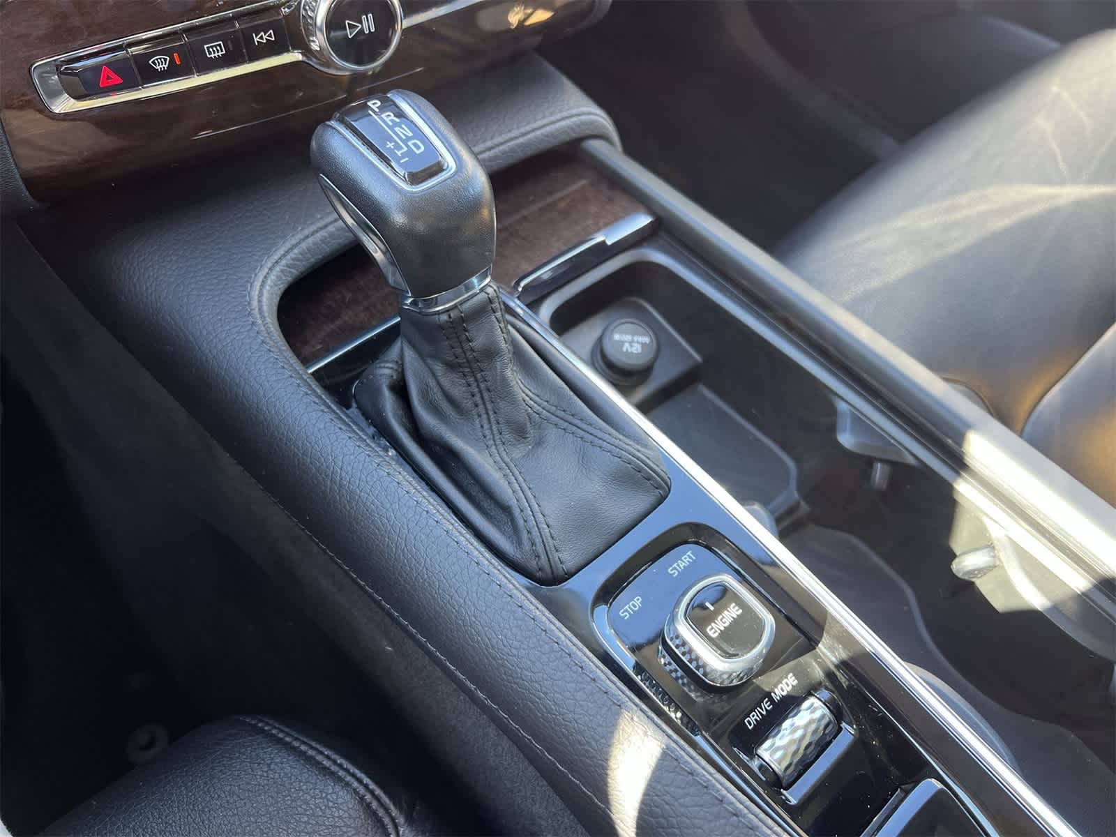 Thumbnail: 2016 Volvo XC90 - 25