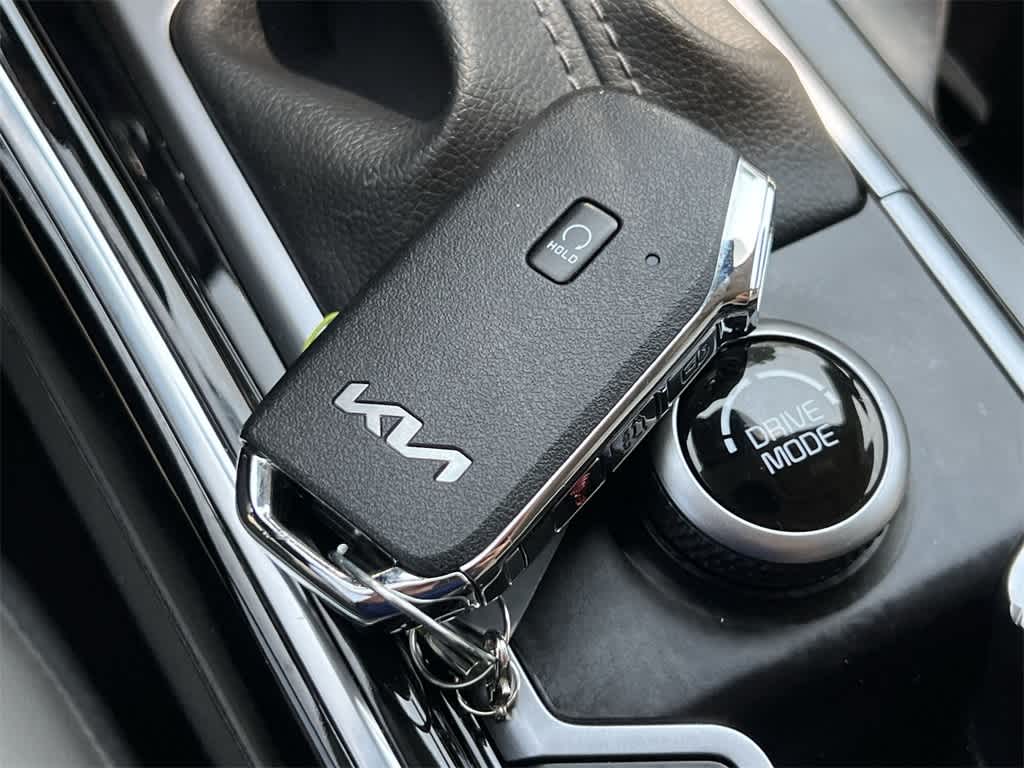 Thumbnail: 2023 Kia Sorento - 28