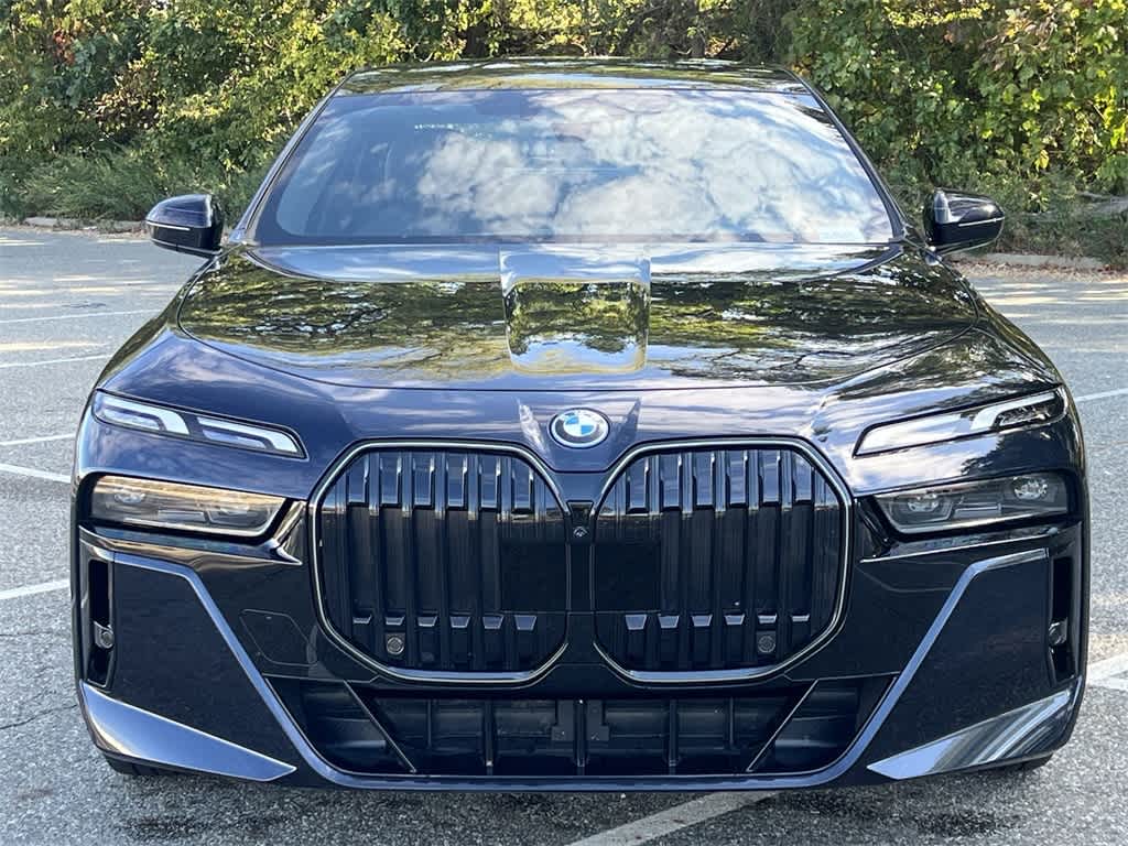 Thumbnail: 2025 BMW i7 - 14