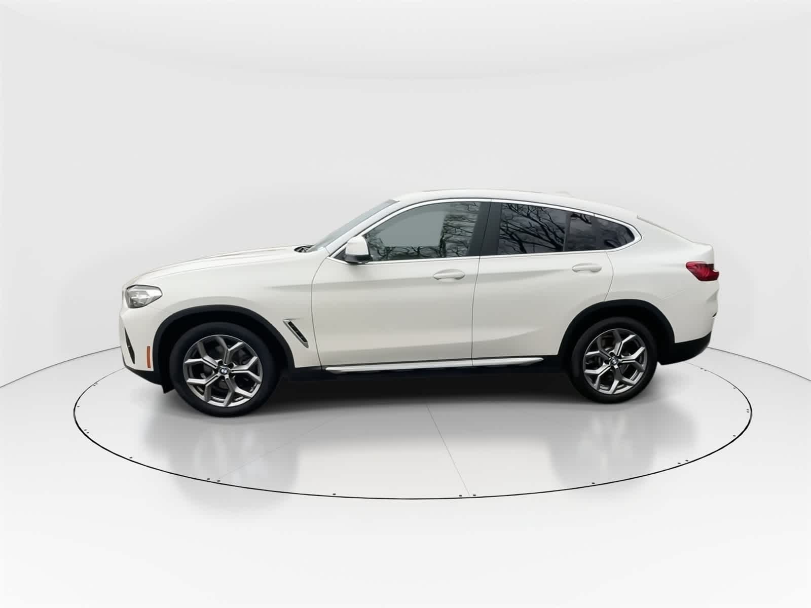 Thumbnail: 2023 BMW X4 - 6