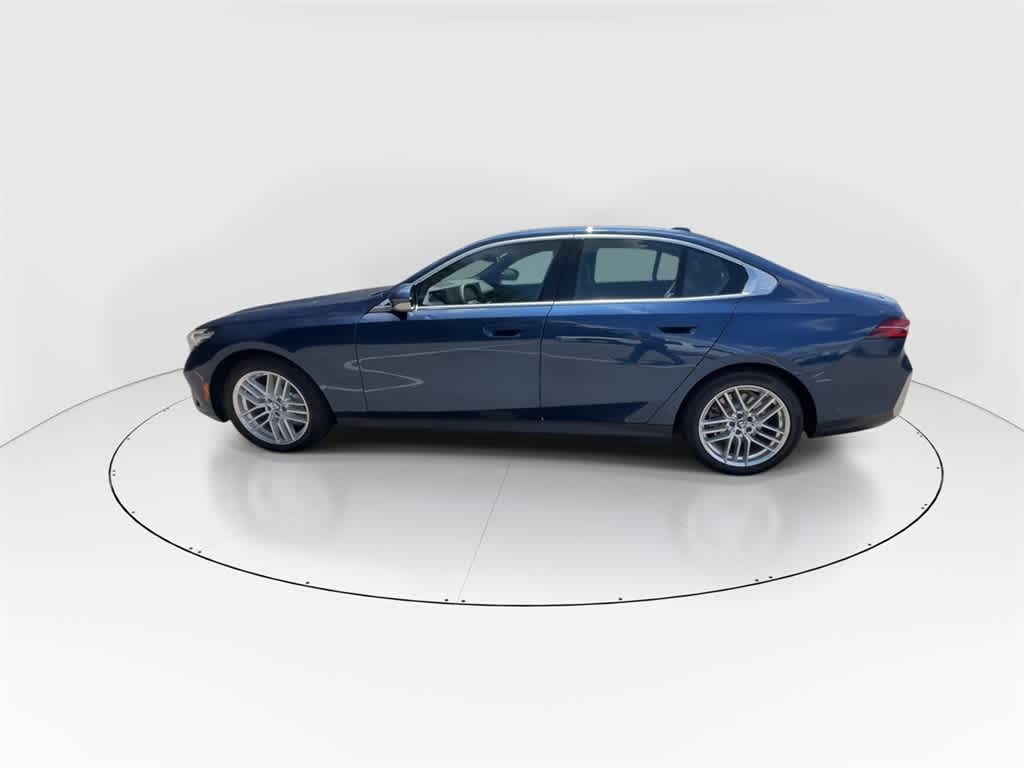 Thumbnail: 2025 BMW 5 Series - 5