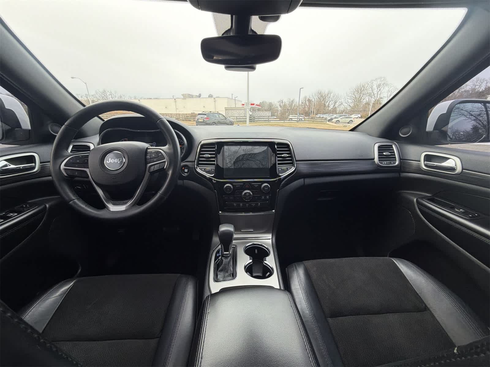 Thumbnail: 2019 Jeep Grand Cherokee - 18