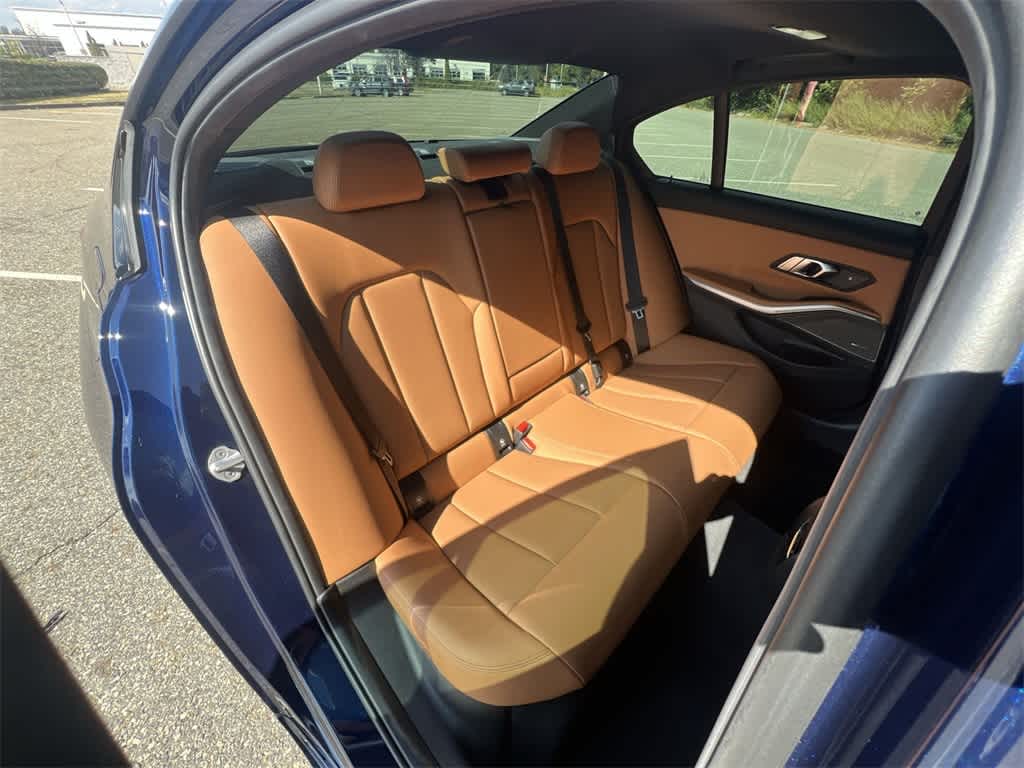 Thumbnail: 2023 BMW 3 Series - 21