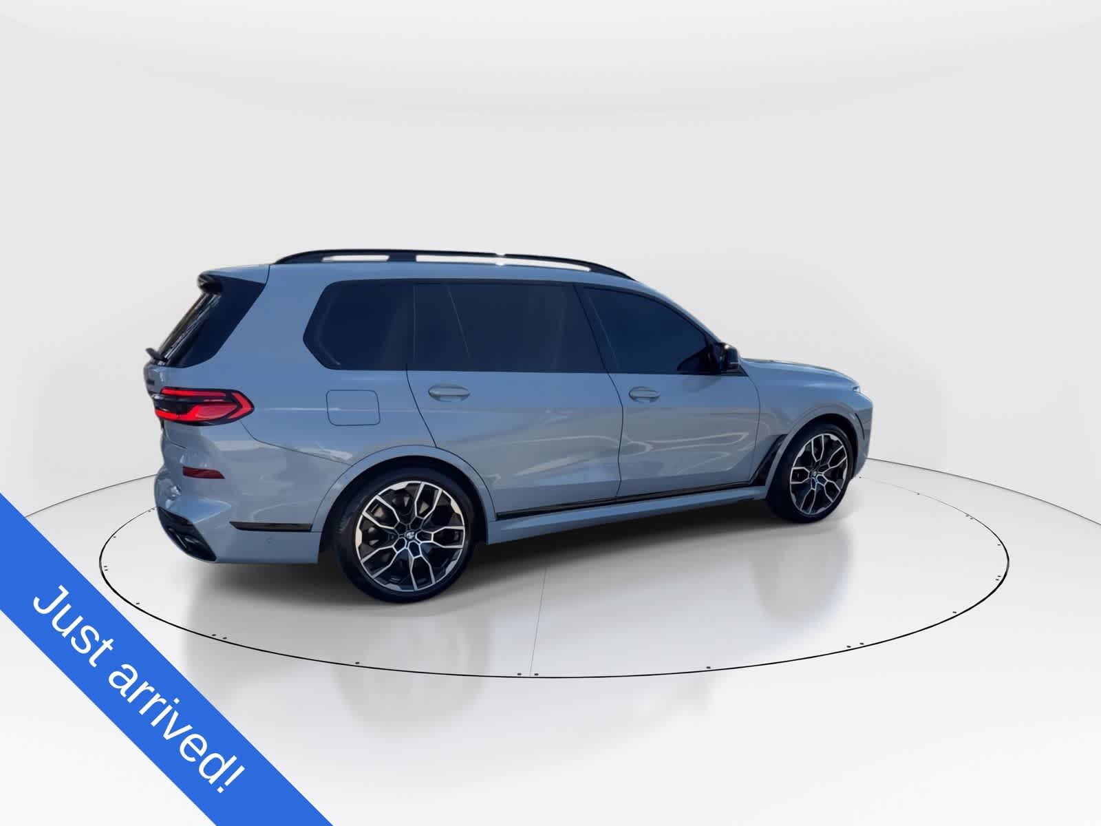 Thumbnail: 2025 BMW X7 - 8