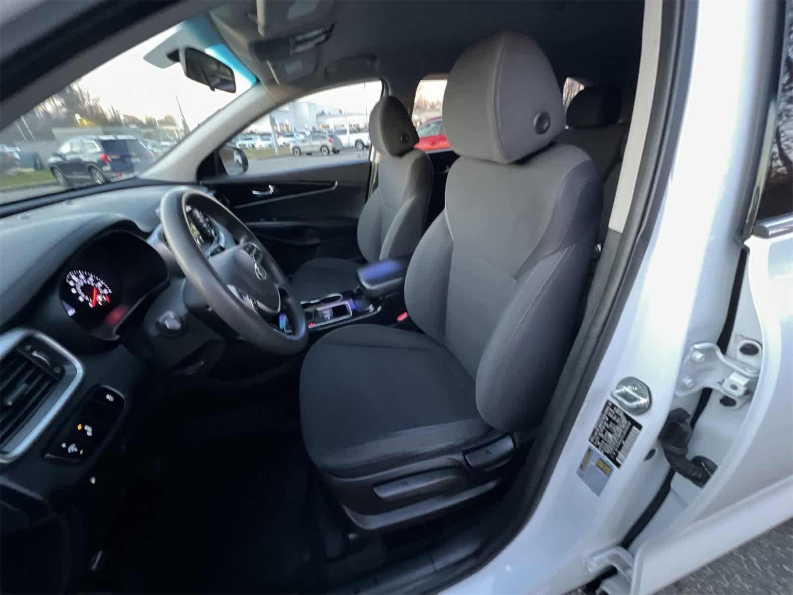 Thumbnail: 2020 Kia Sorento - 19