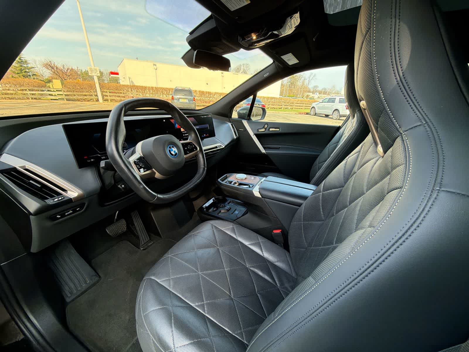 Thumbnail: 2023 BMW iX - 10