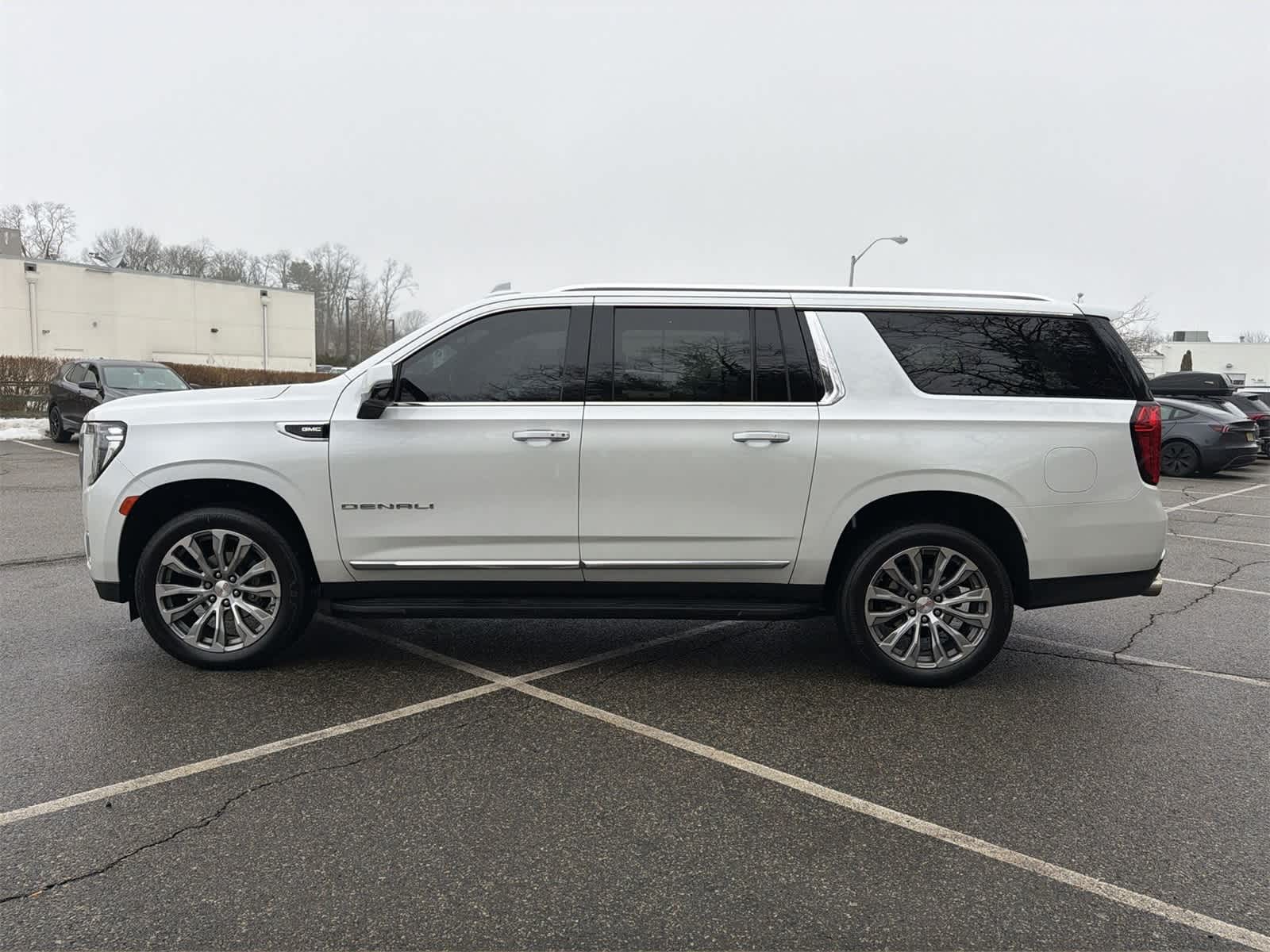 Thumbnail: 2021 GMC Yukon XL - 10