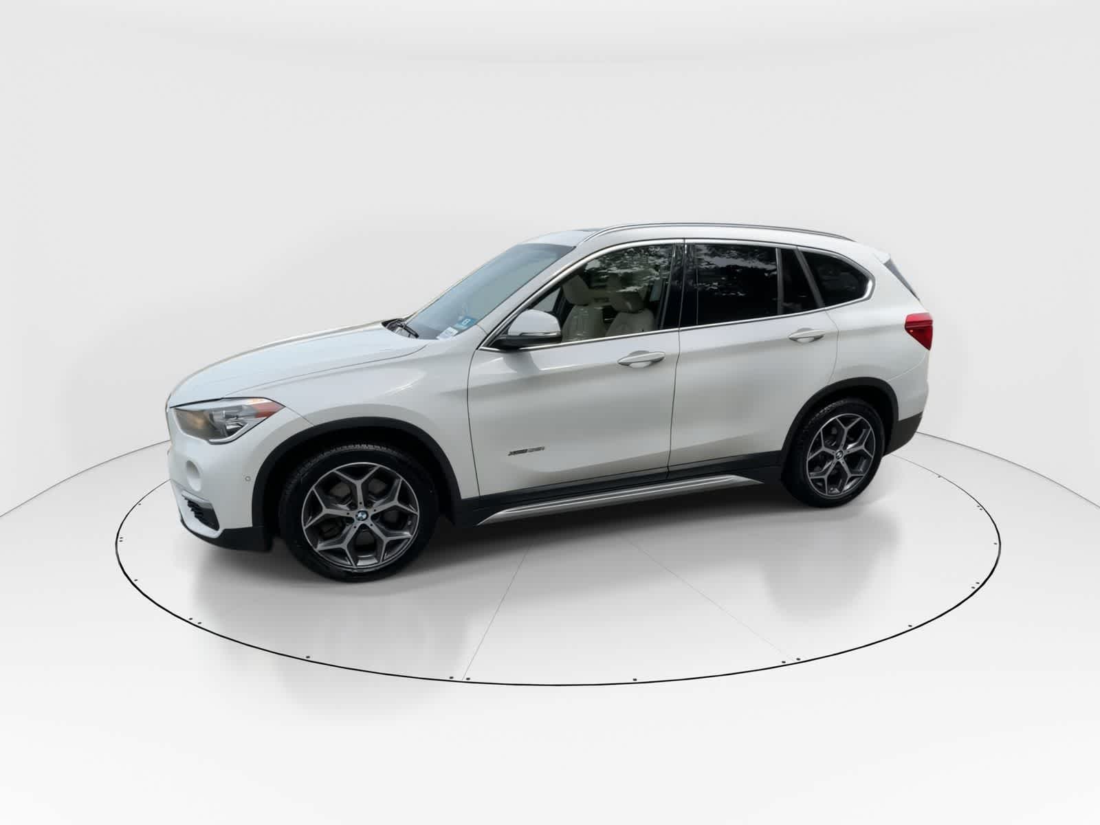 Thumbnail: 2016 BMW X1 - 4