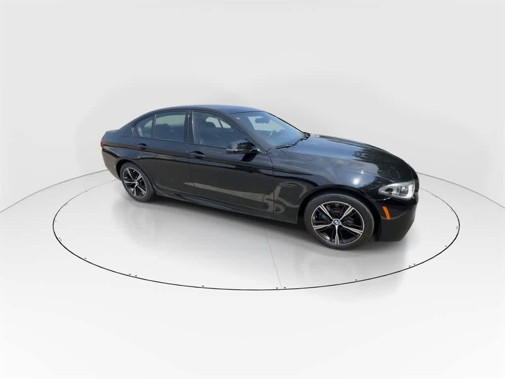 Thumbnail: 2016 BMW 5 Series - 2