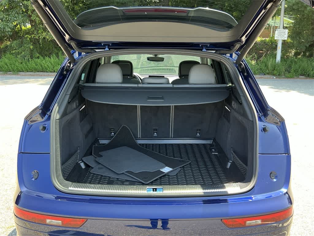 Thumbnail: 2020 Audi SQ5 - 27