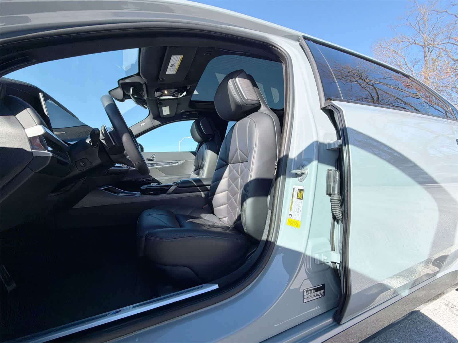 Thumbnail: 2023 BMW 7 Series - 19