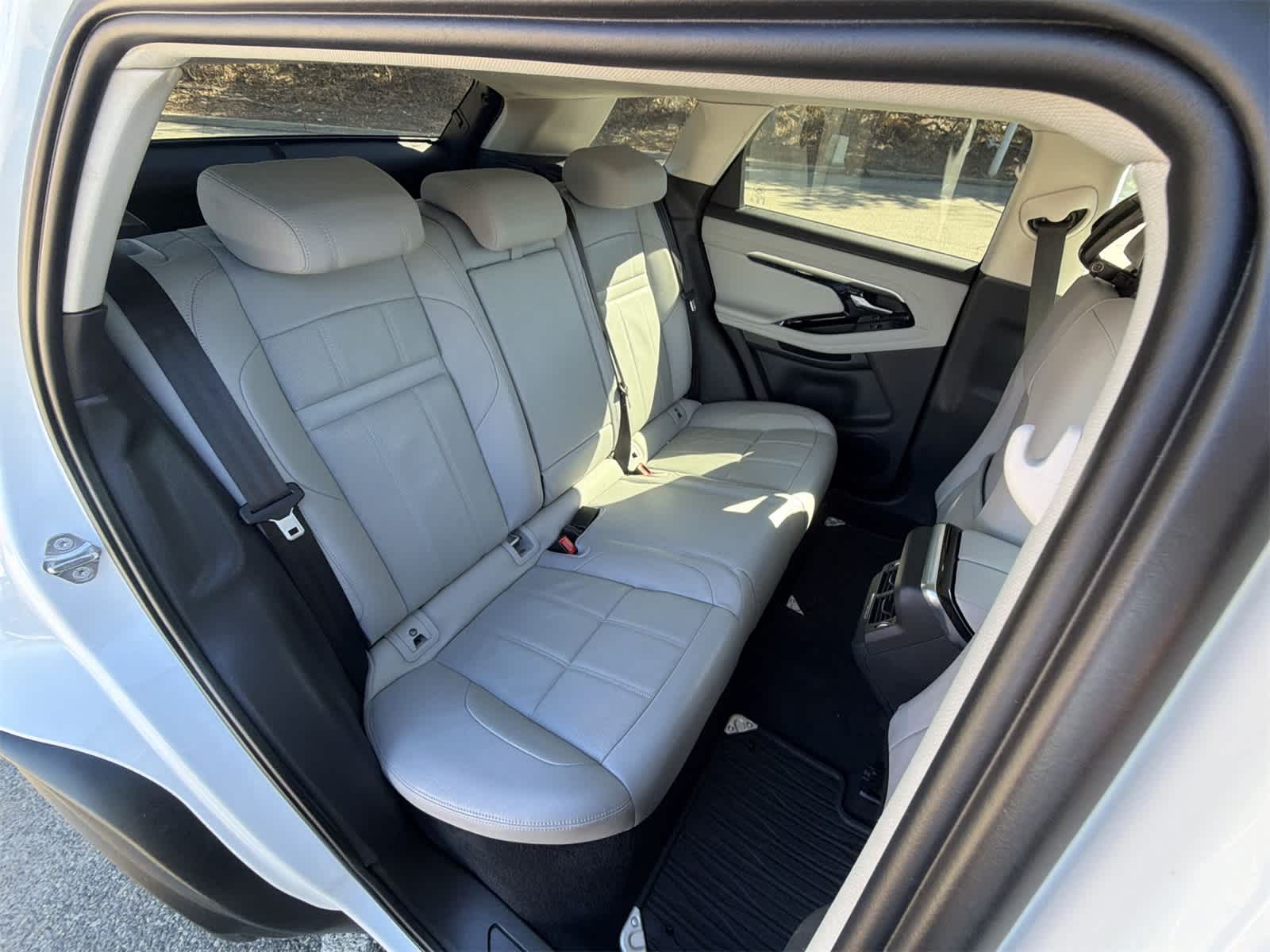 Thumbnail: 2020 Land Rover Range Rover Evoque - 21