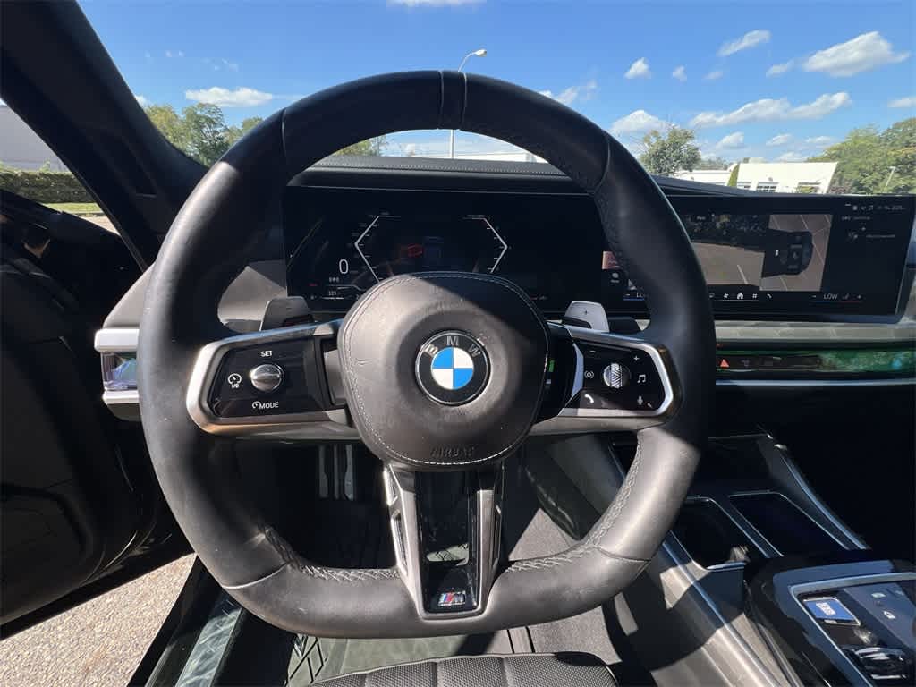 Thumbnail: 2023 BMW 7 Series - 23