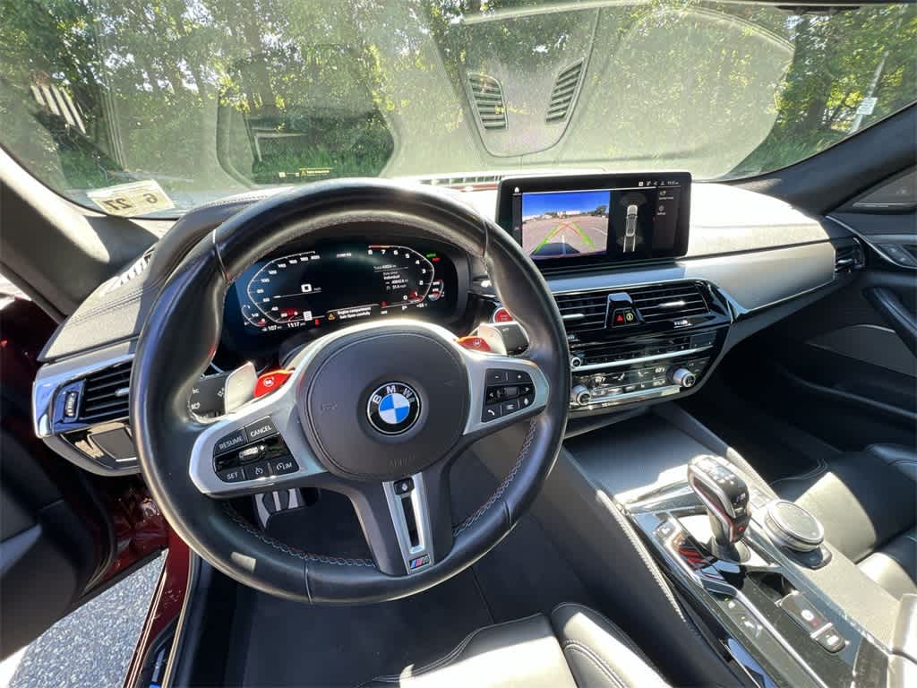 Thumbnail: 2022 BMW M5 - 18