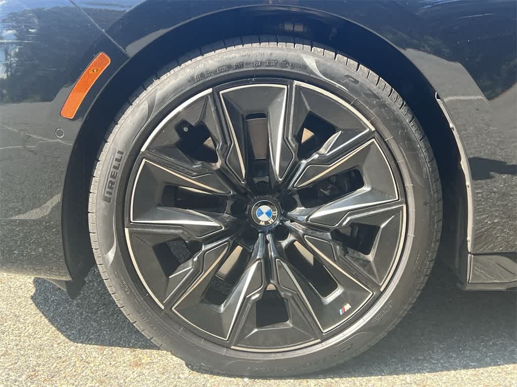 Thumbnail: 2023 BMW 7 Series - 16