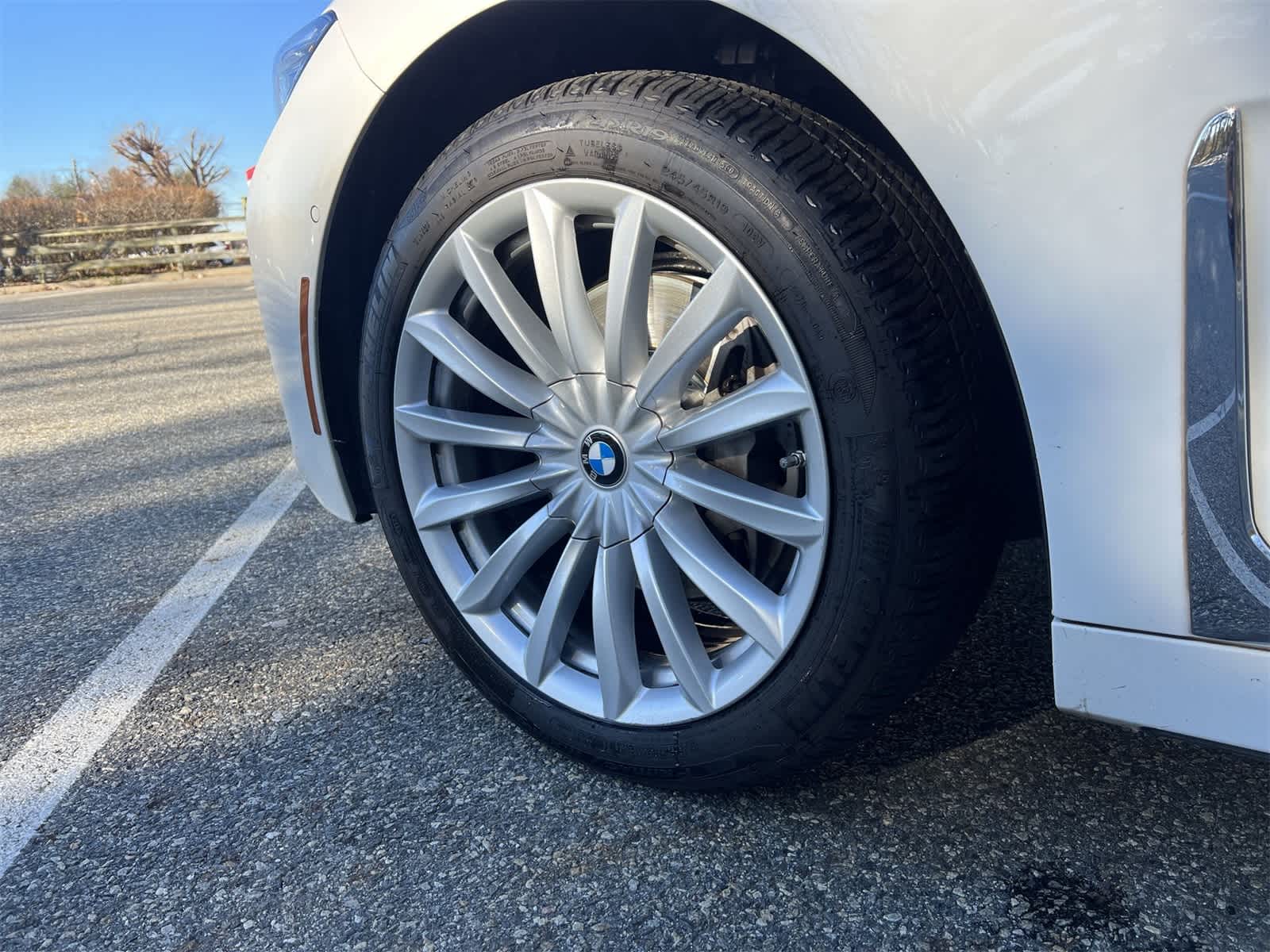 Thumbnail: 2021 BMW 7 Series - 16