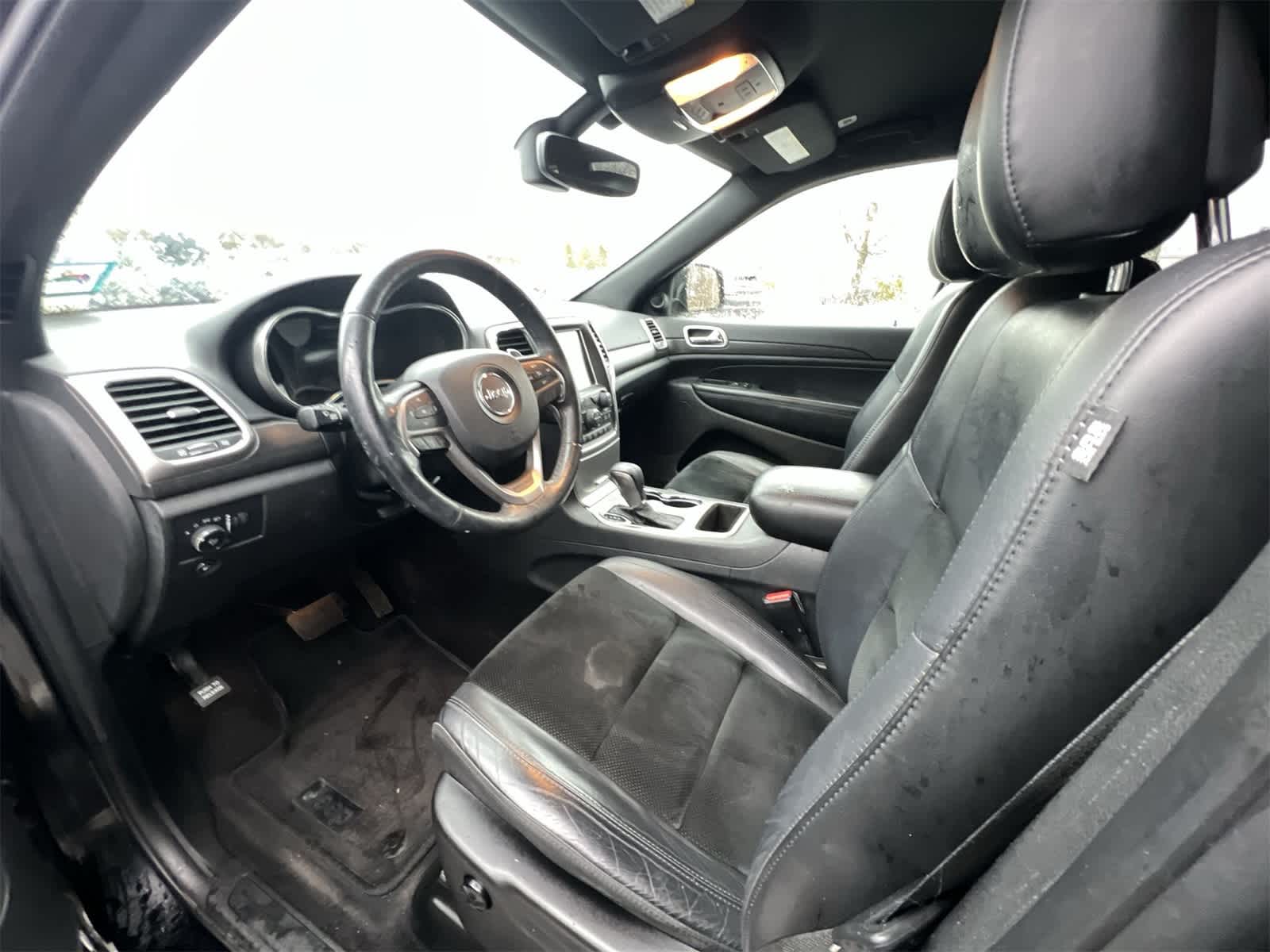 Thumbnail: 2017 Jeep Grand Cherokee - 10