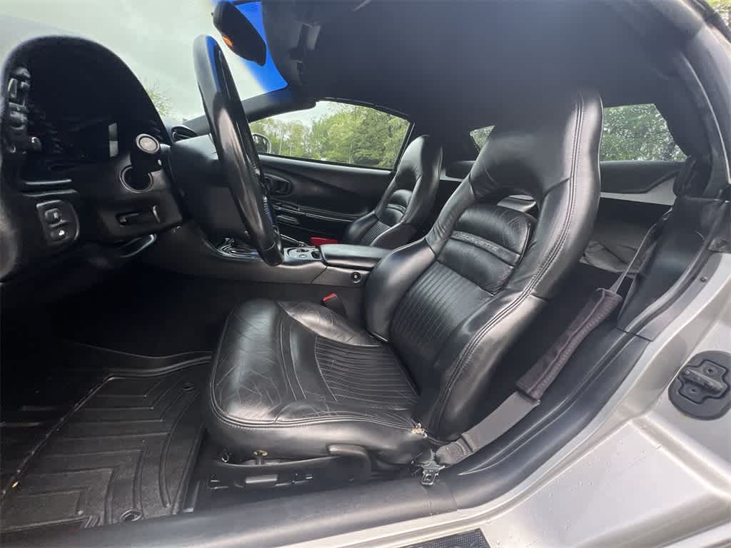 2001 Chevrolet Corvette Base 19