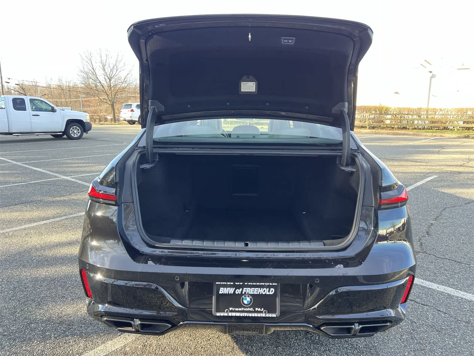 Thumbnail: 2023 BMW 7 Series - 27