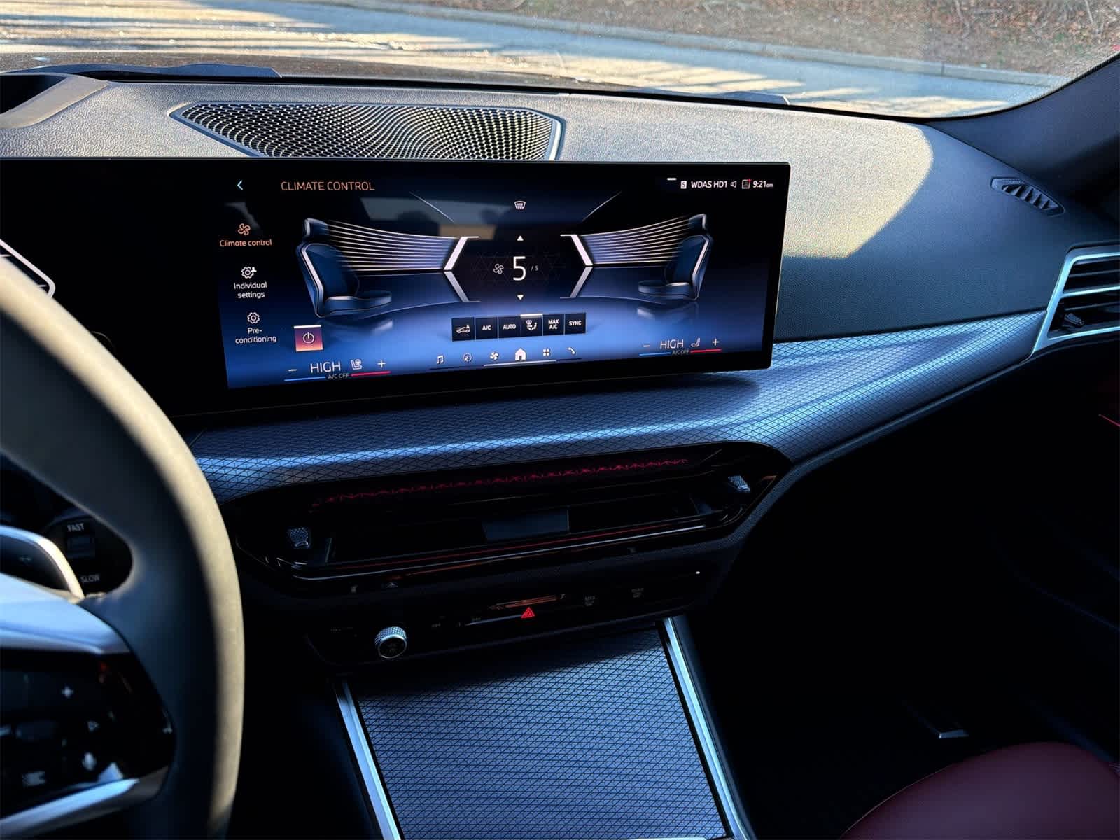 Thumbnail: 2025 BMW 3 Series - 24