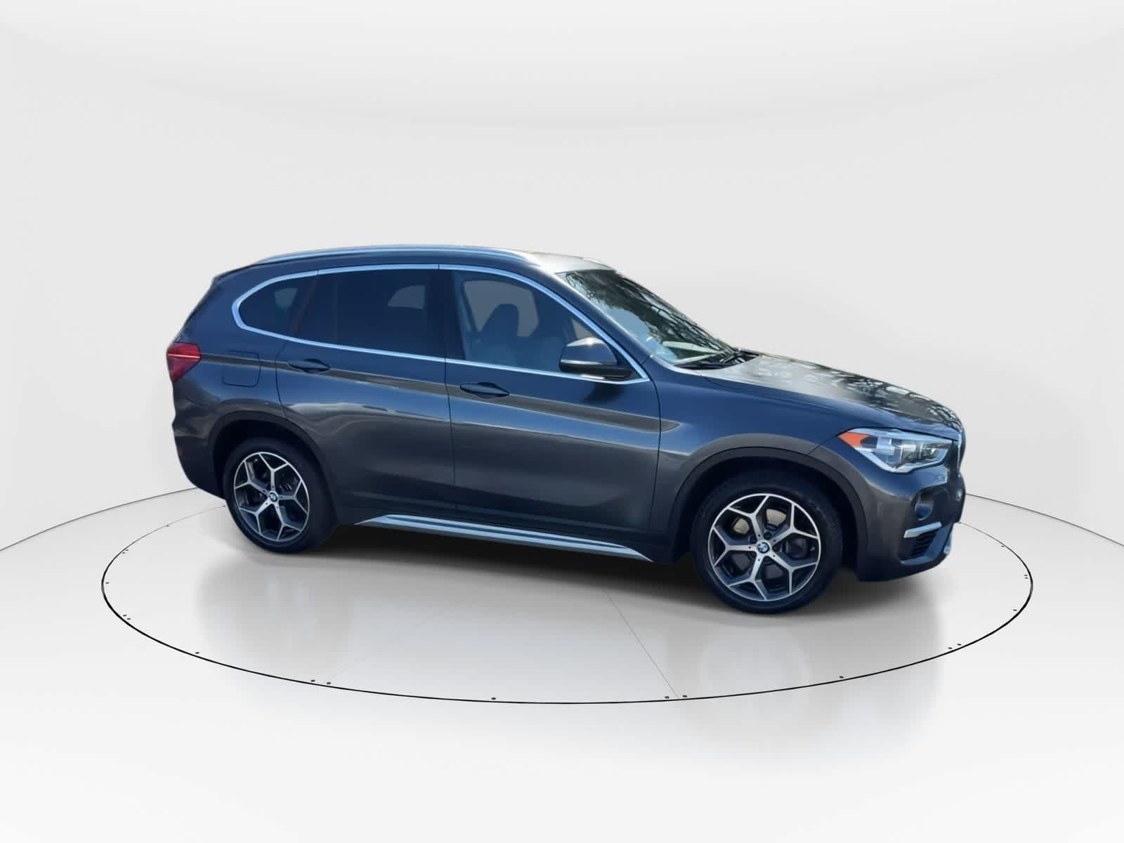 Thumbnail: 2019 BMW X1 - 9