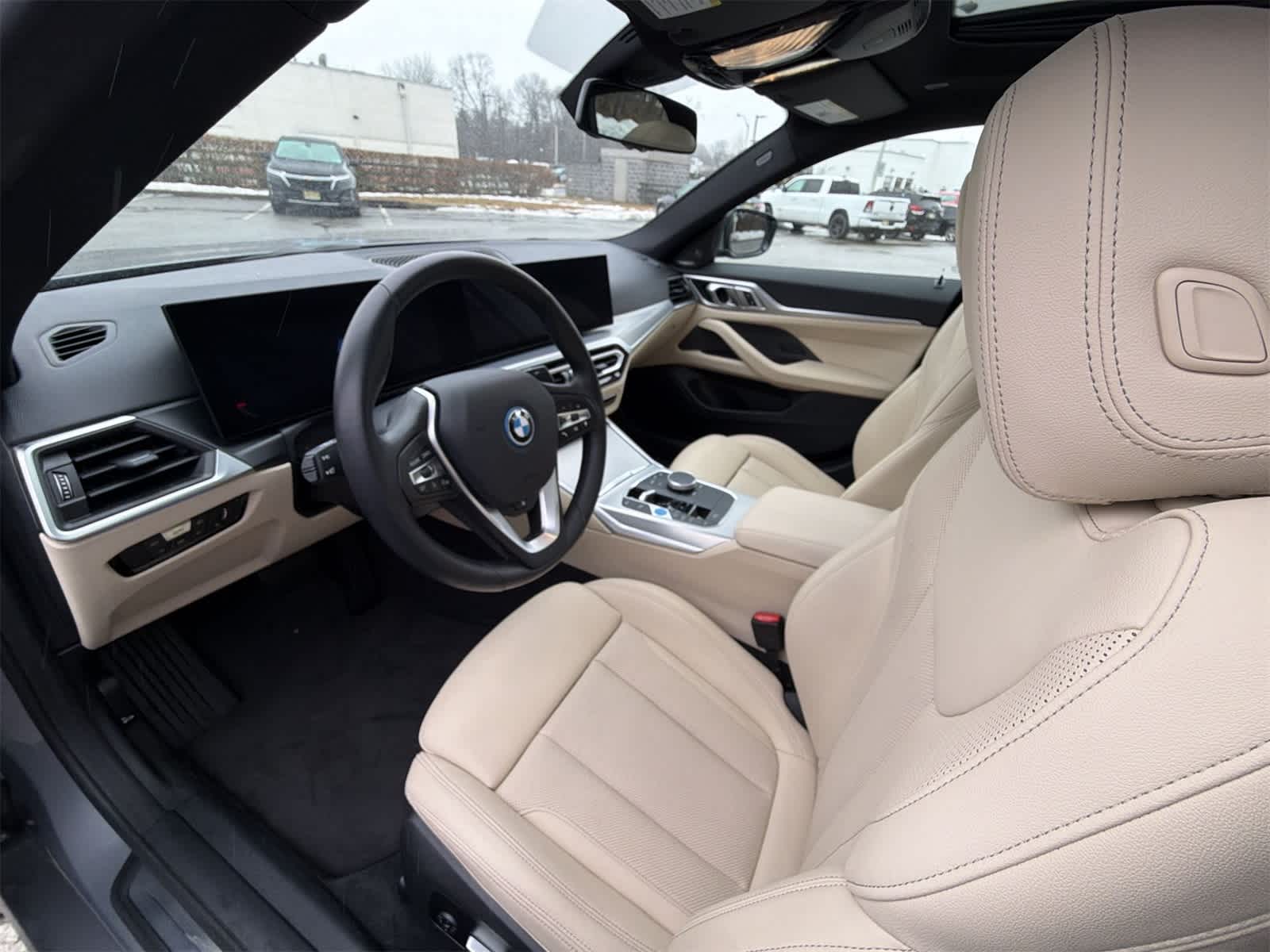 Thumbnail: 2023 BMW i4 - 10