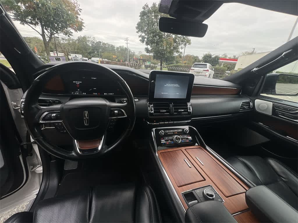 Thumbnail: 2019 Lincoln Navigator - 18
