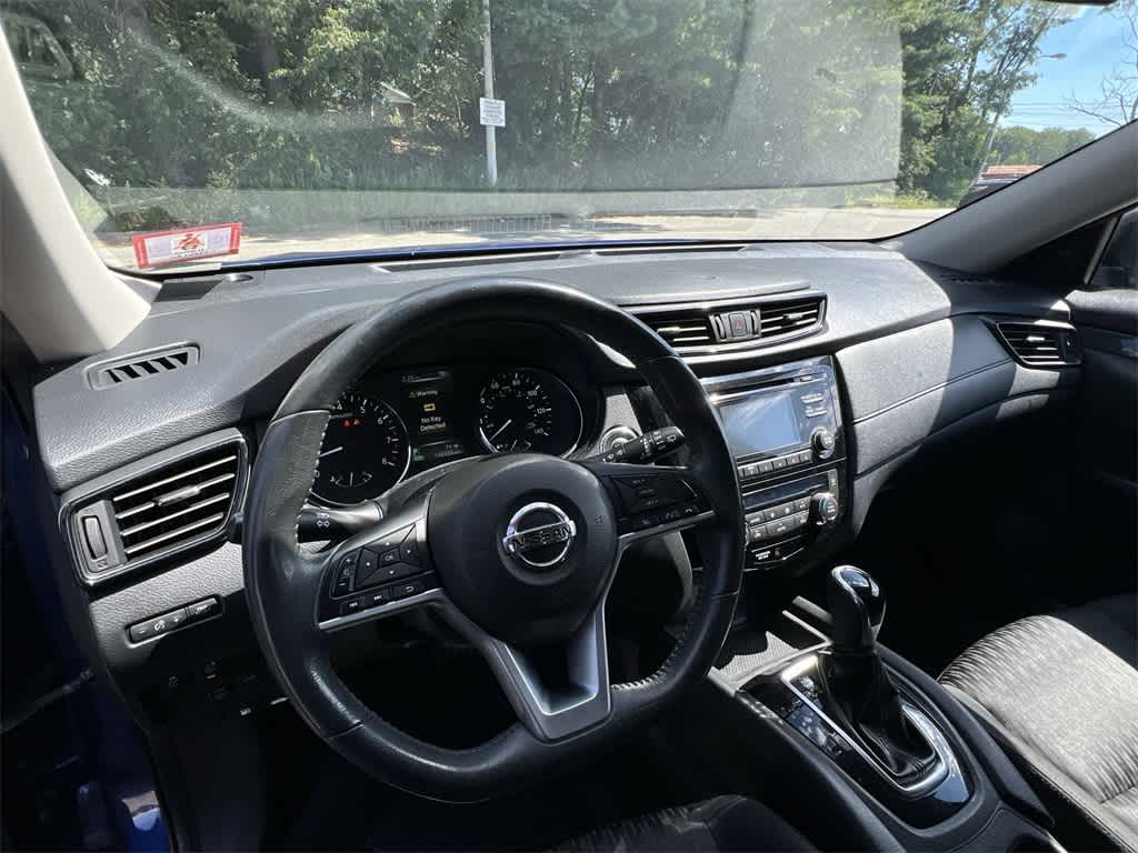 Thumbnail: 2017 Nissan Rogue - 18
