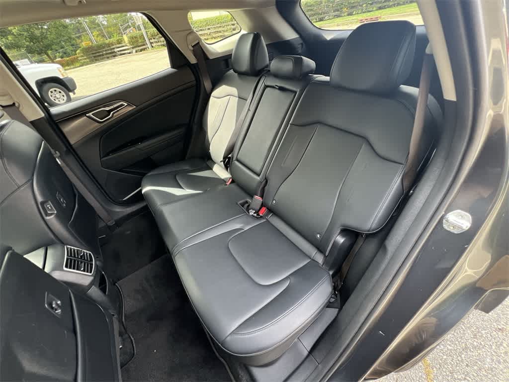 Thumbnail: 2023 Kia Sportage - 21