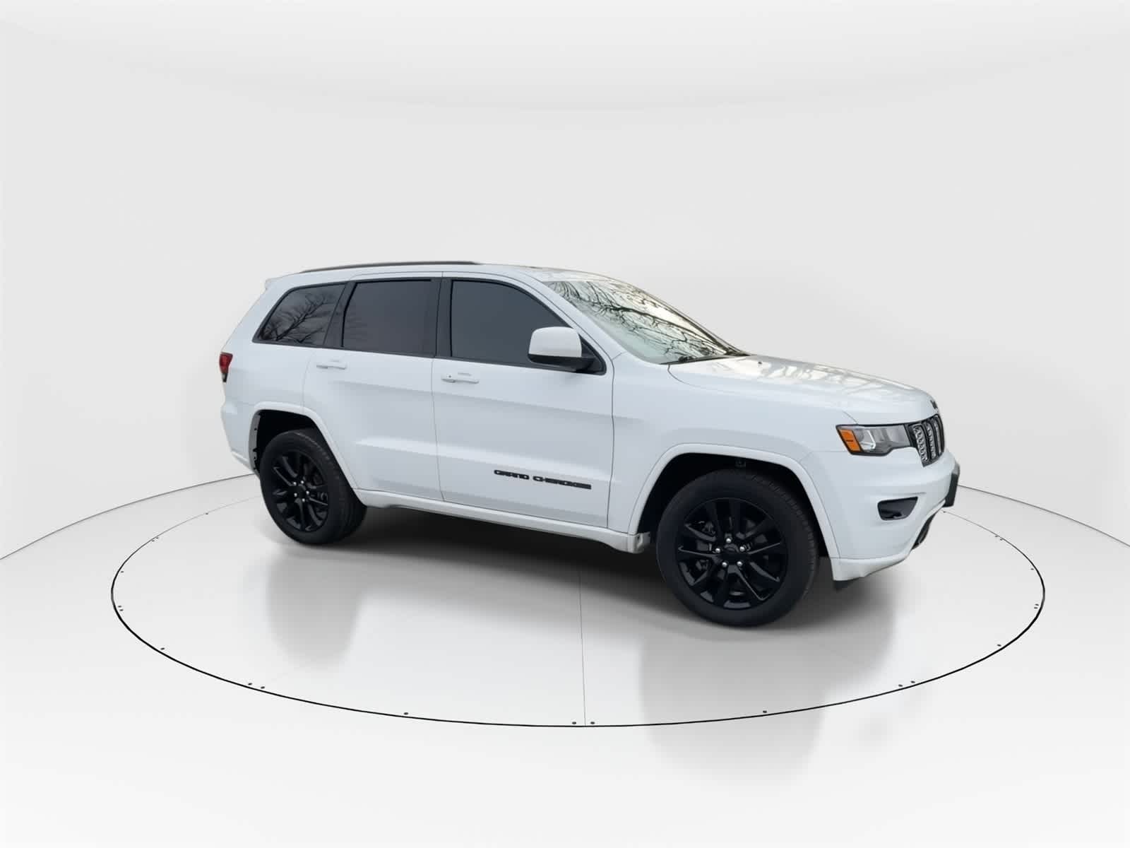 Thumbnail: 2019 Jeep Grand Cherokee - 3
