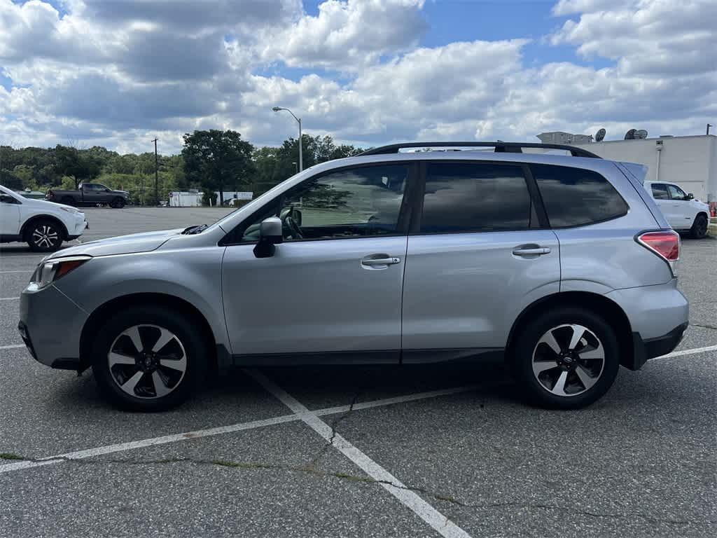 Thumbnail: 2017 Subaru Forester - 11