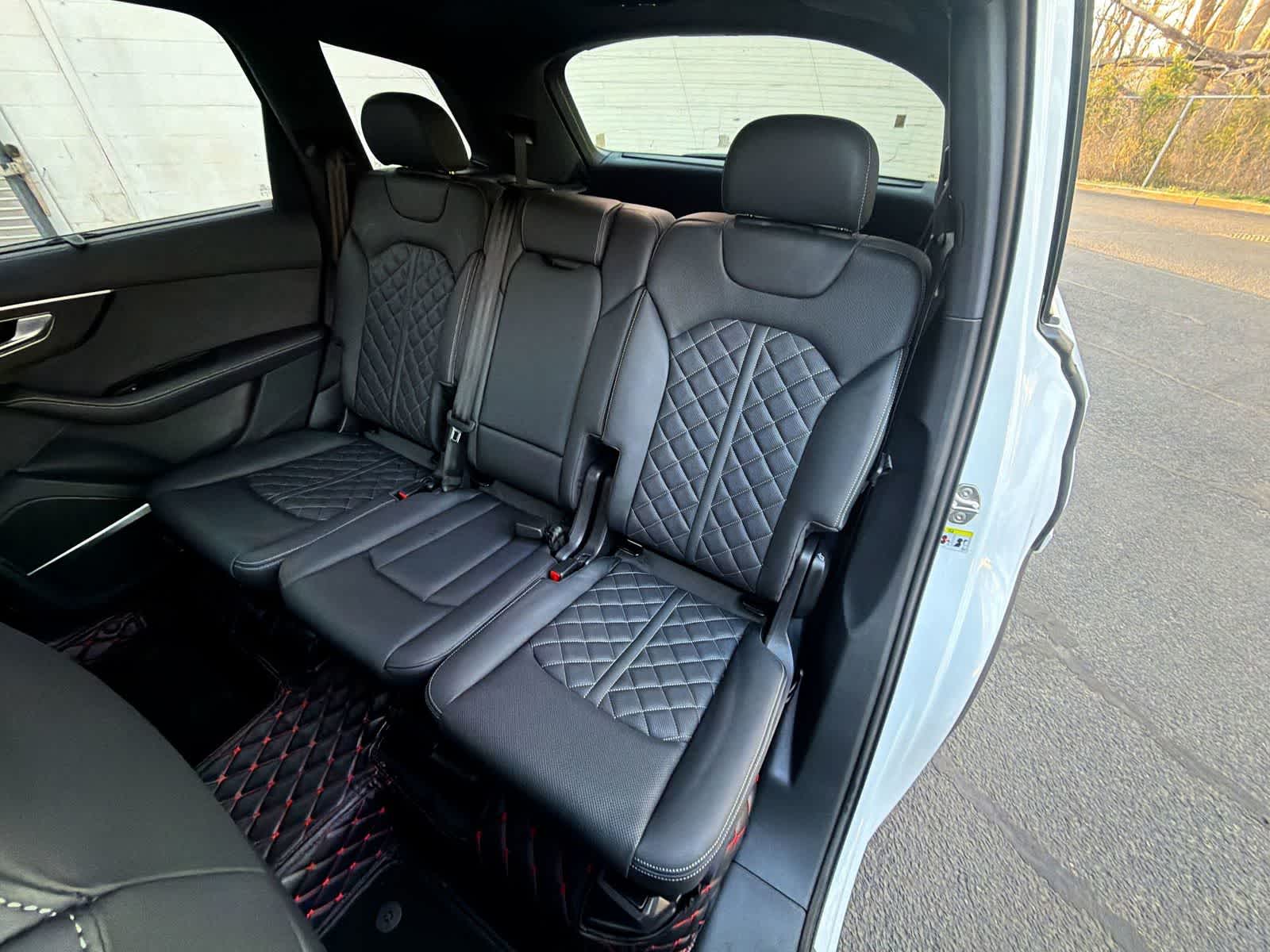 Thumbnail: 2024 Audi SQ7 - 21