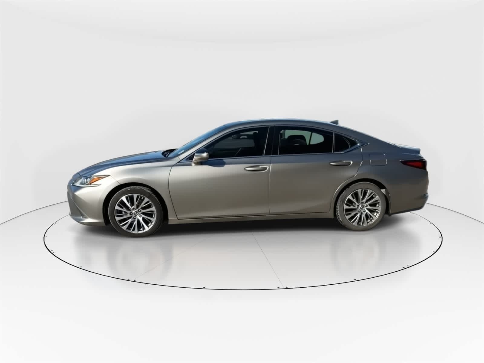 Thumbnail: 2019 Lexus ES - 6