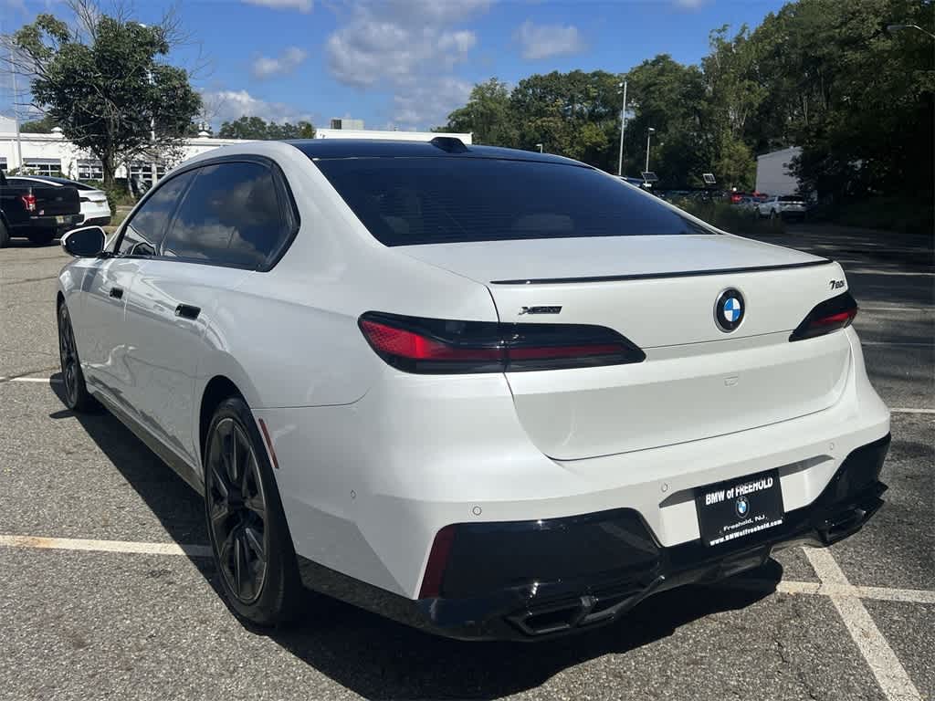 Thumbnail: 2023 BMW 7 Series - 12
