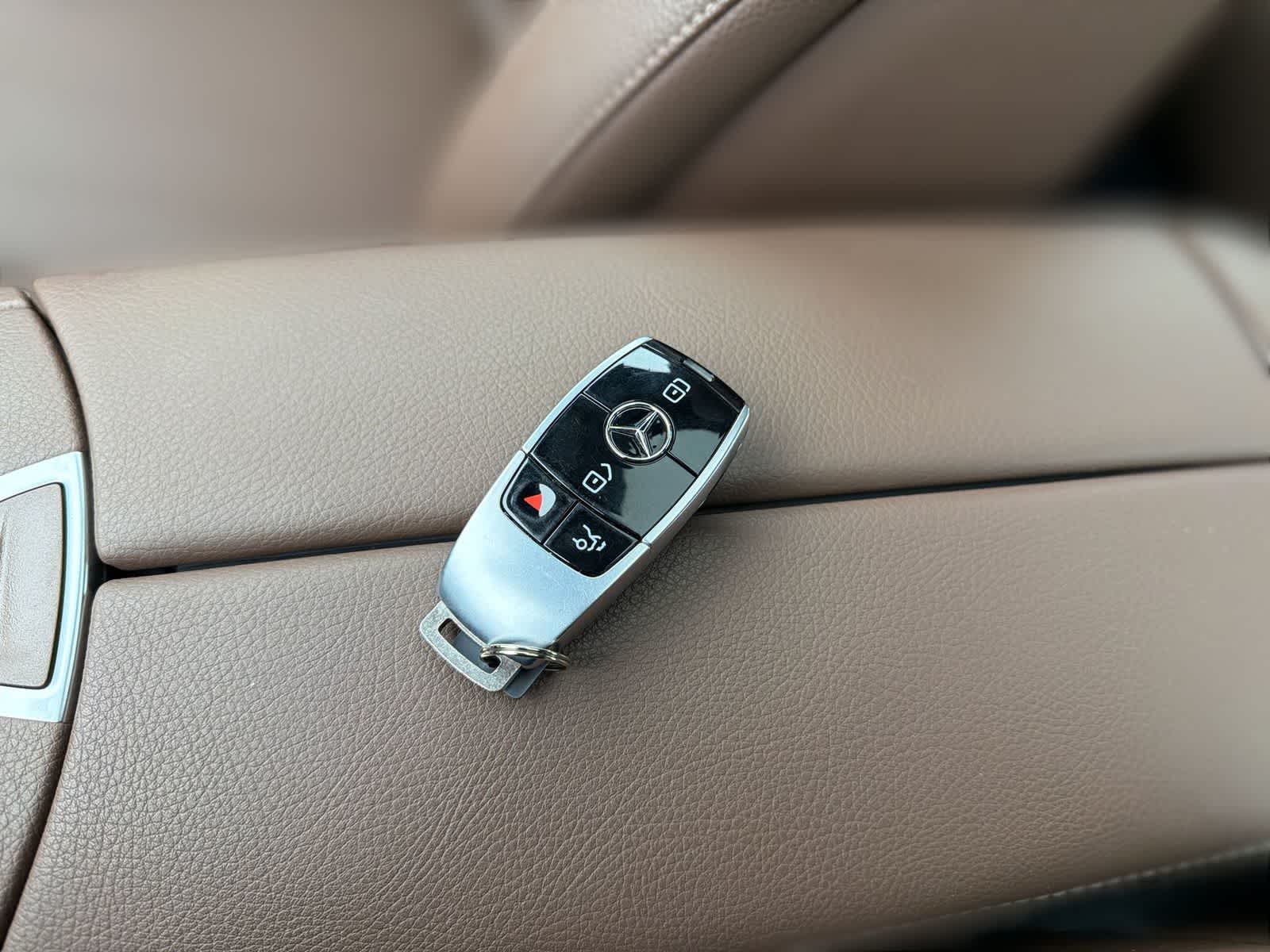 Thumbnail: 2018 Mercedes-Benz E-Class - 28