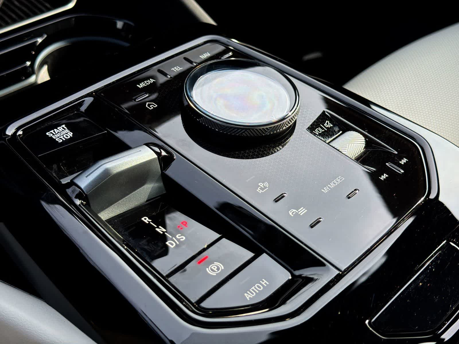 Thumbnail: 2026 BMW 5 Series - 25