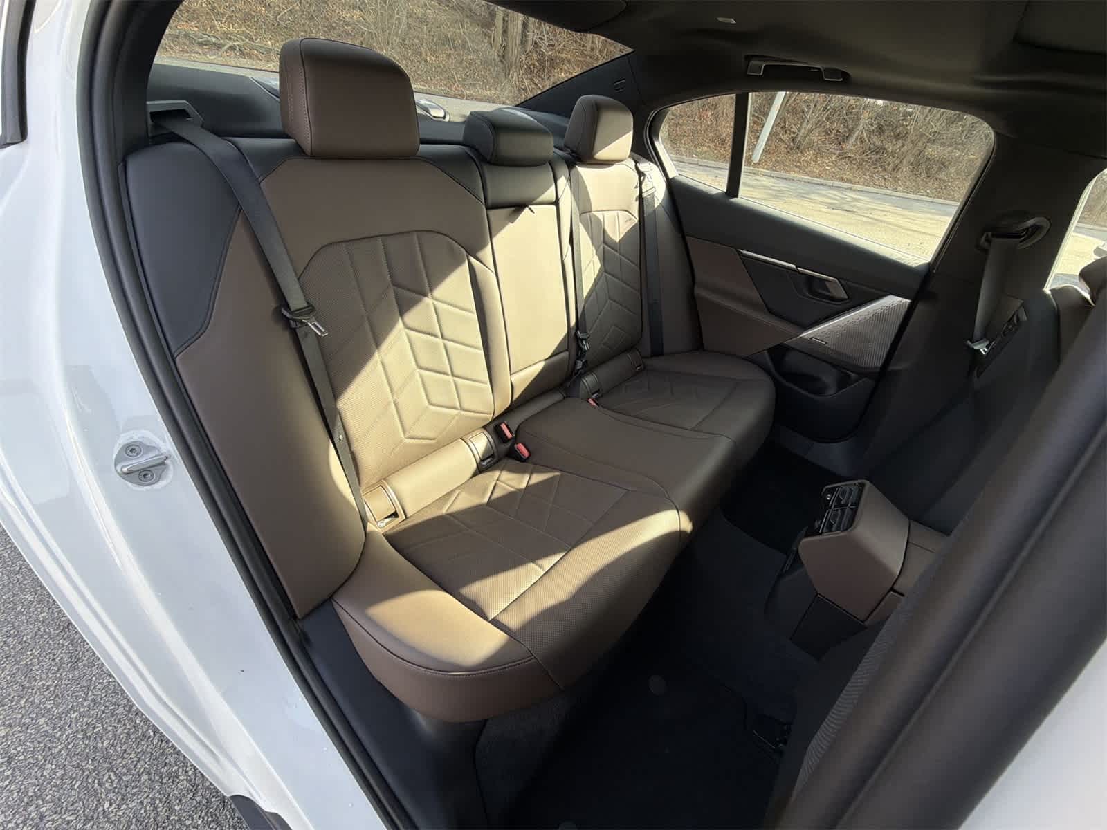 Thumbnail: 2026 BMW 5 Series - 21