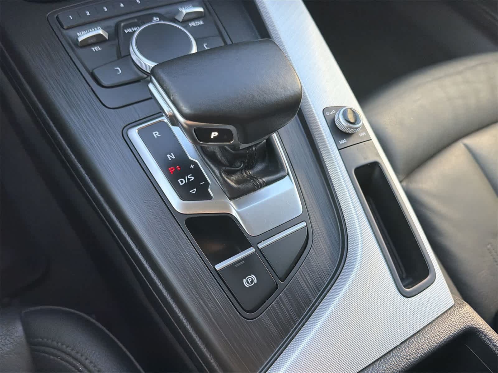 Thumbnail: 2017 Audi A4 - 25