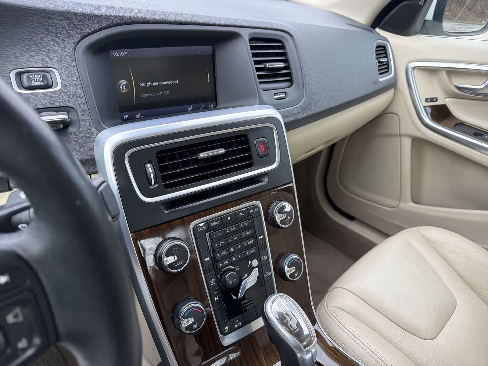 Thumbnail: 2013 Volvo S60 - 24